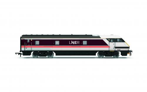 R40504 Hornby LNER MK4 DVT 82225